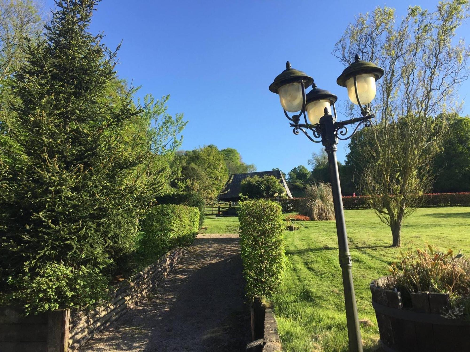 Le Champ Des Possibles Bed and Breakfast Manerbe Esterno foto